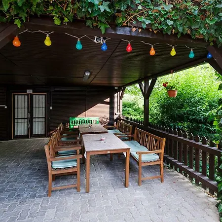 Tulipangarden Panzio * אגר